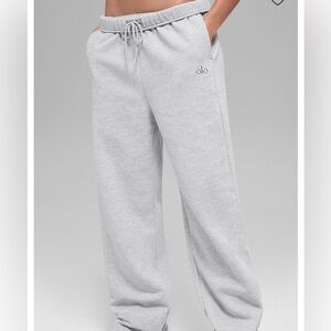 Alo accolade straight leg sweatpants